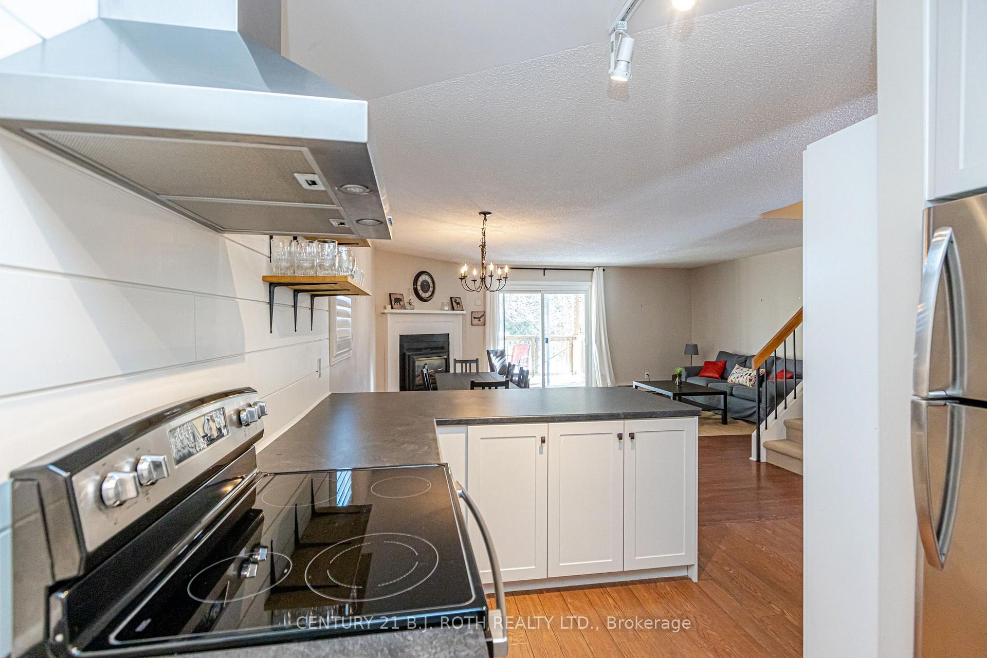 127 Alfred Street W 90