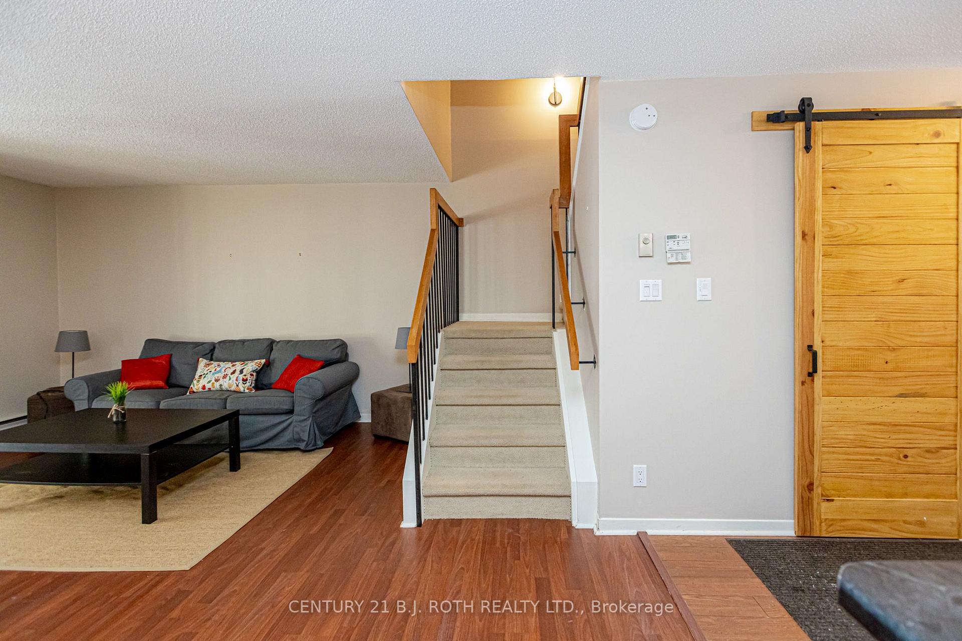 127 Alfred Street W 90