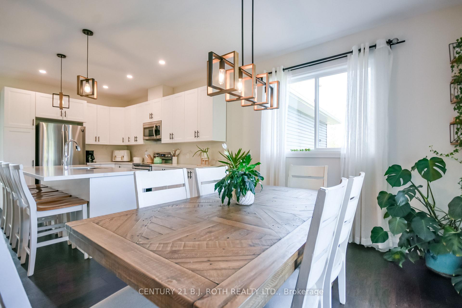 1289 MUSKOKA ROAD 117 Road