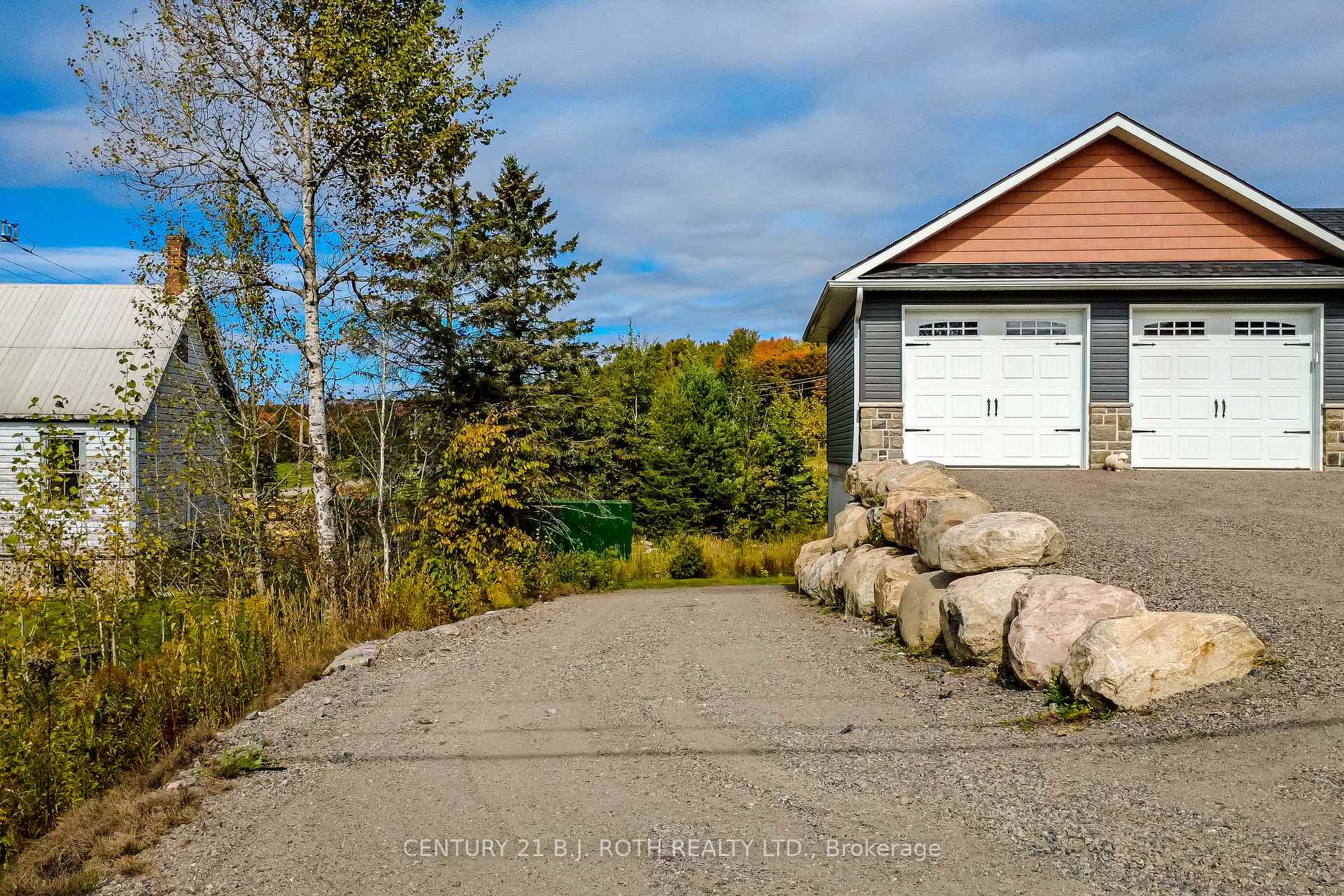 1289 MUSKOKA ROAD 117 Road