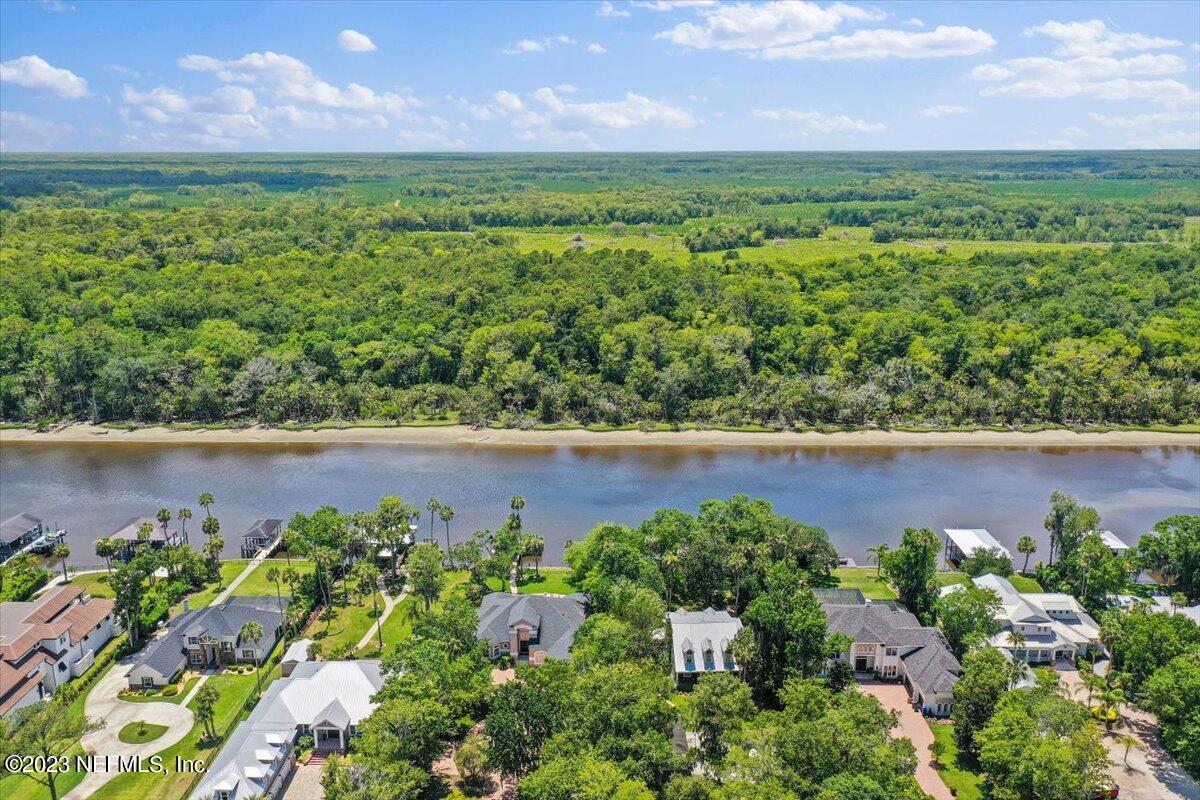 134 S ROSCOE Boulevard