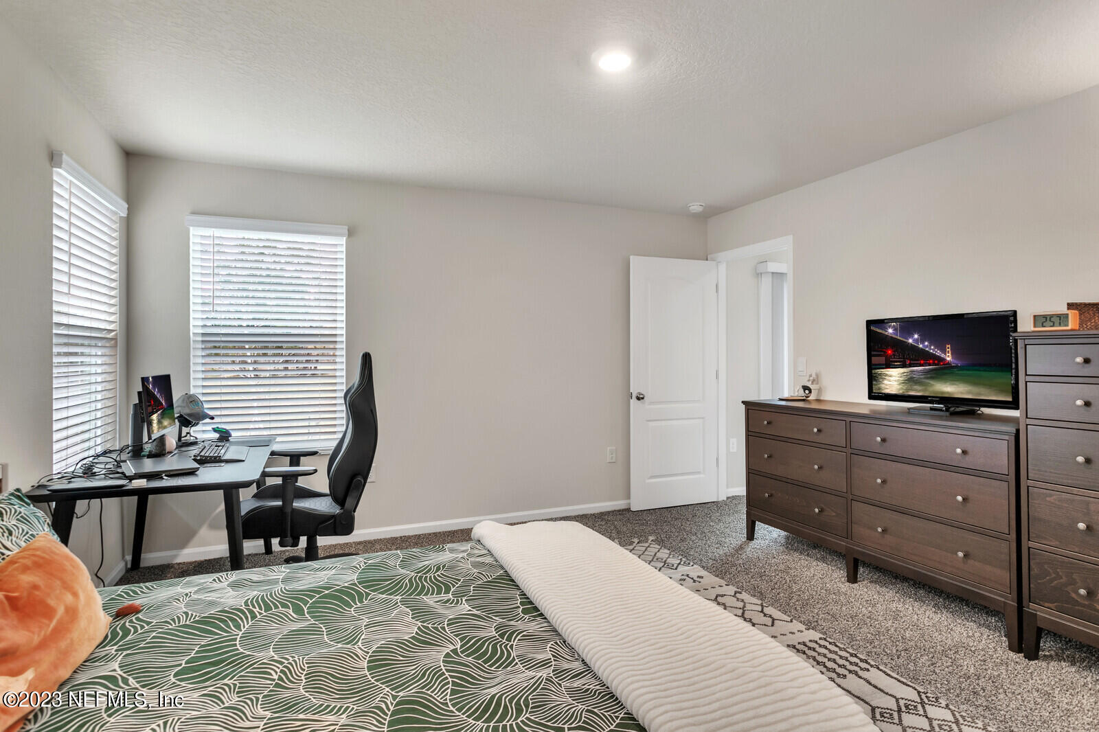 2682 OAK STREAM Drive