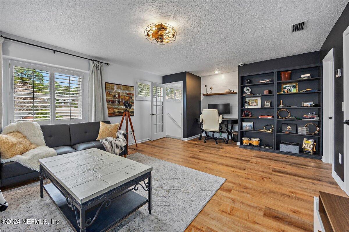 1217 EDGEWATER Drive