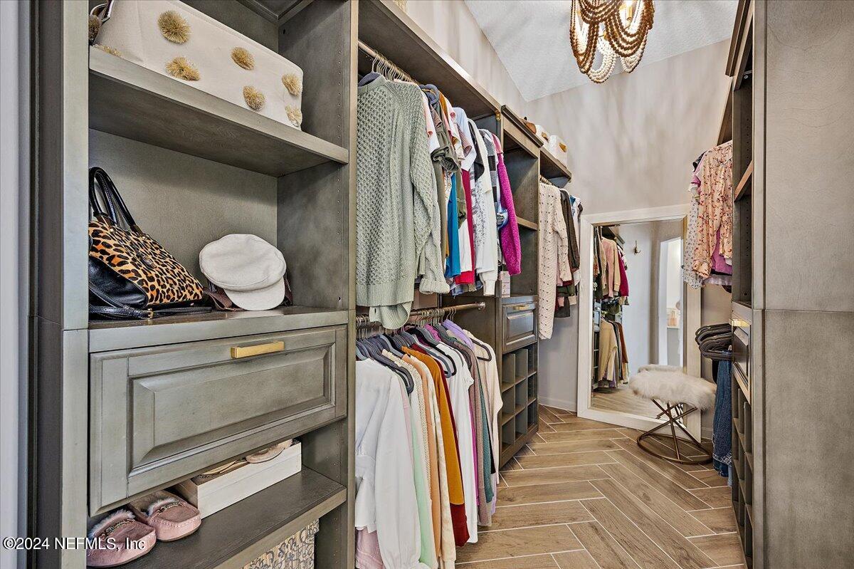 1217 EDGEWATER Drive