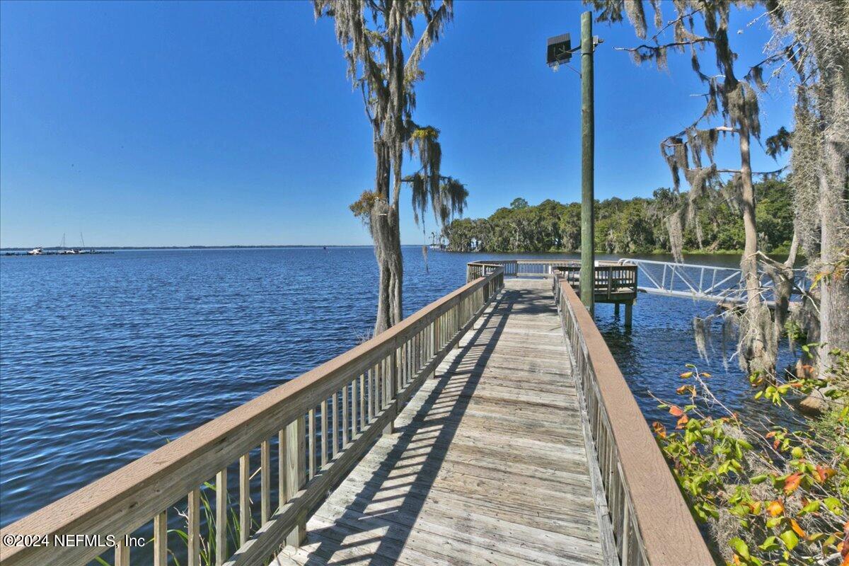 1217 EDGEWATER Drive