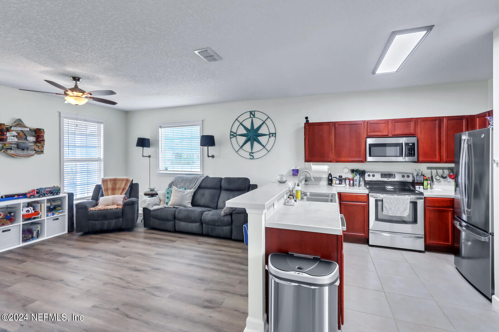 15 S TWIN MAPLE Road