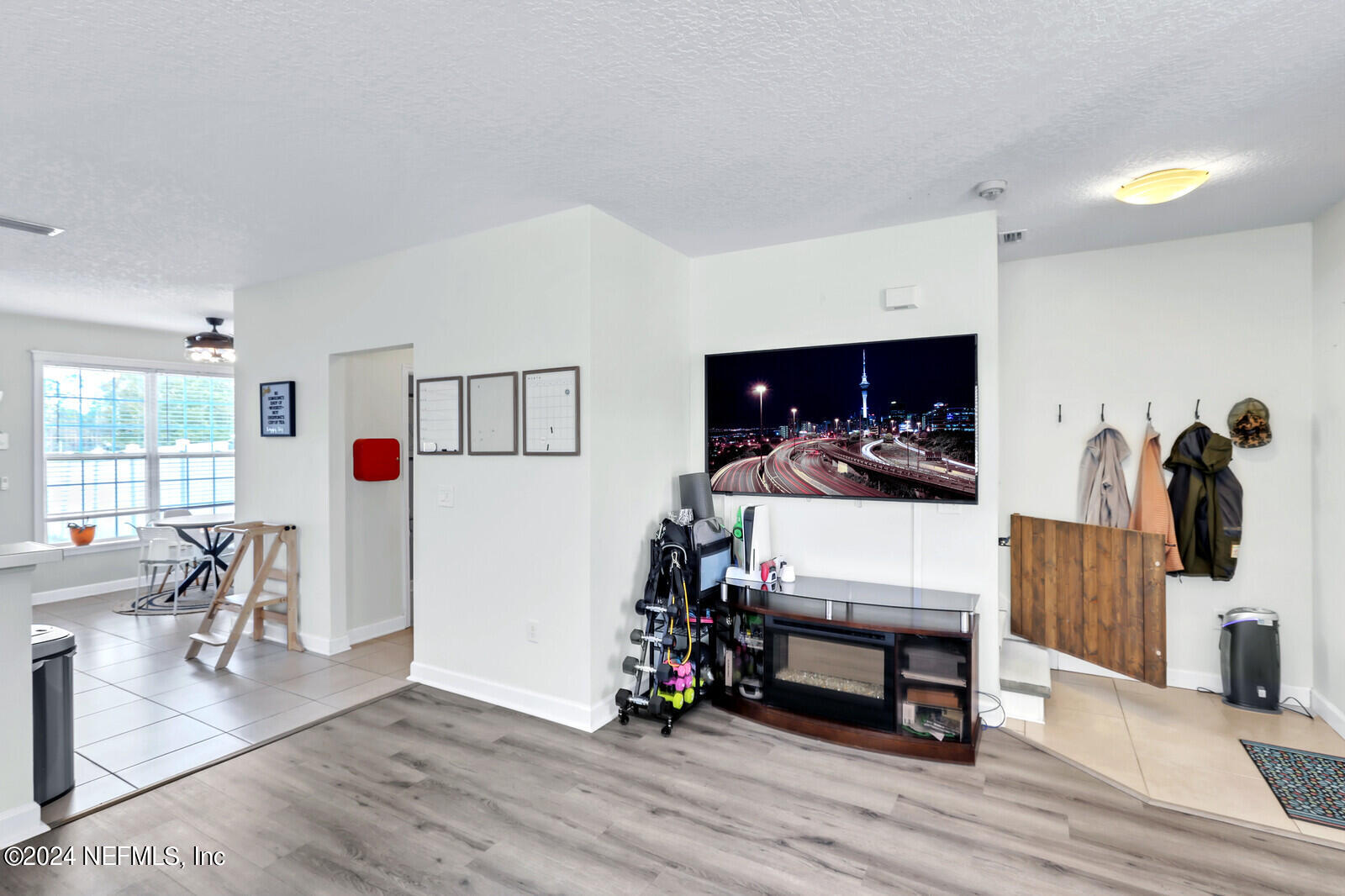 15 S TWIN MAPLE Road