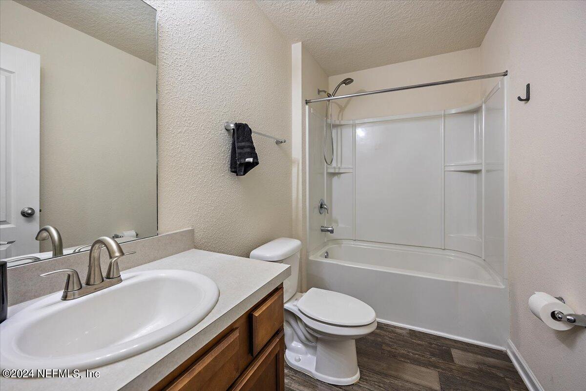 2101 PEBBLE POINT Drive