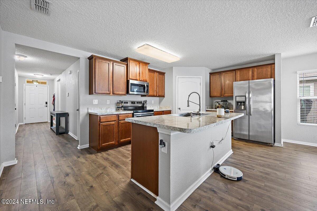 2101 PEBBLE POINT Drive