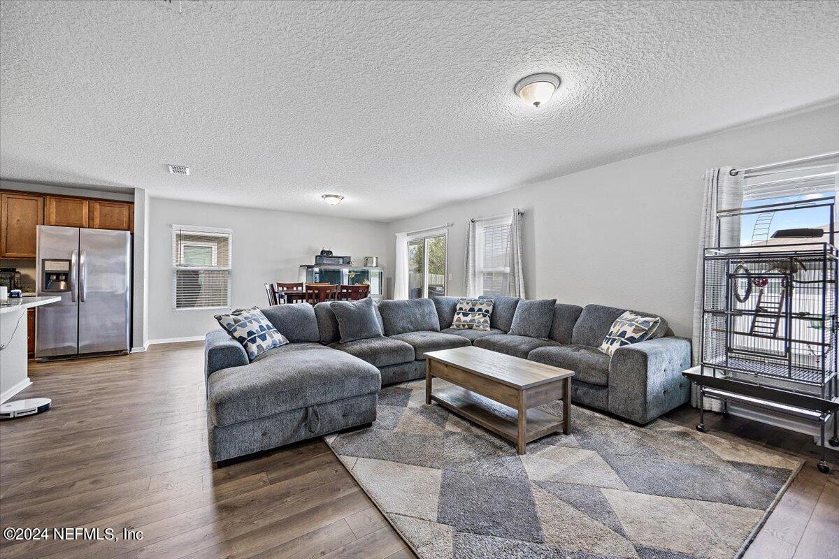 2101 PEBBLE POINT Drive