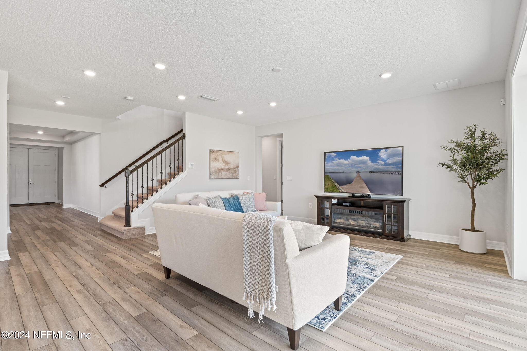 220 SUNDOWN COVEY Trail