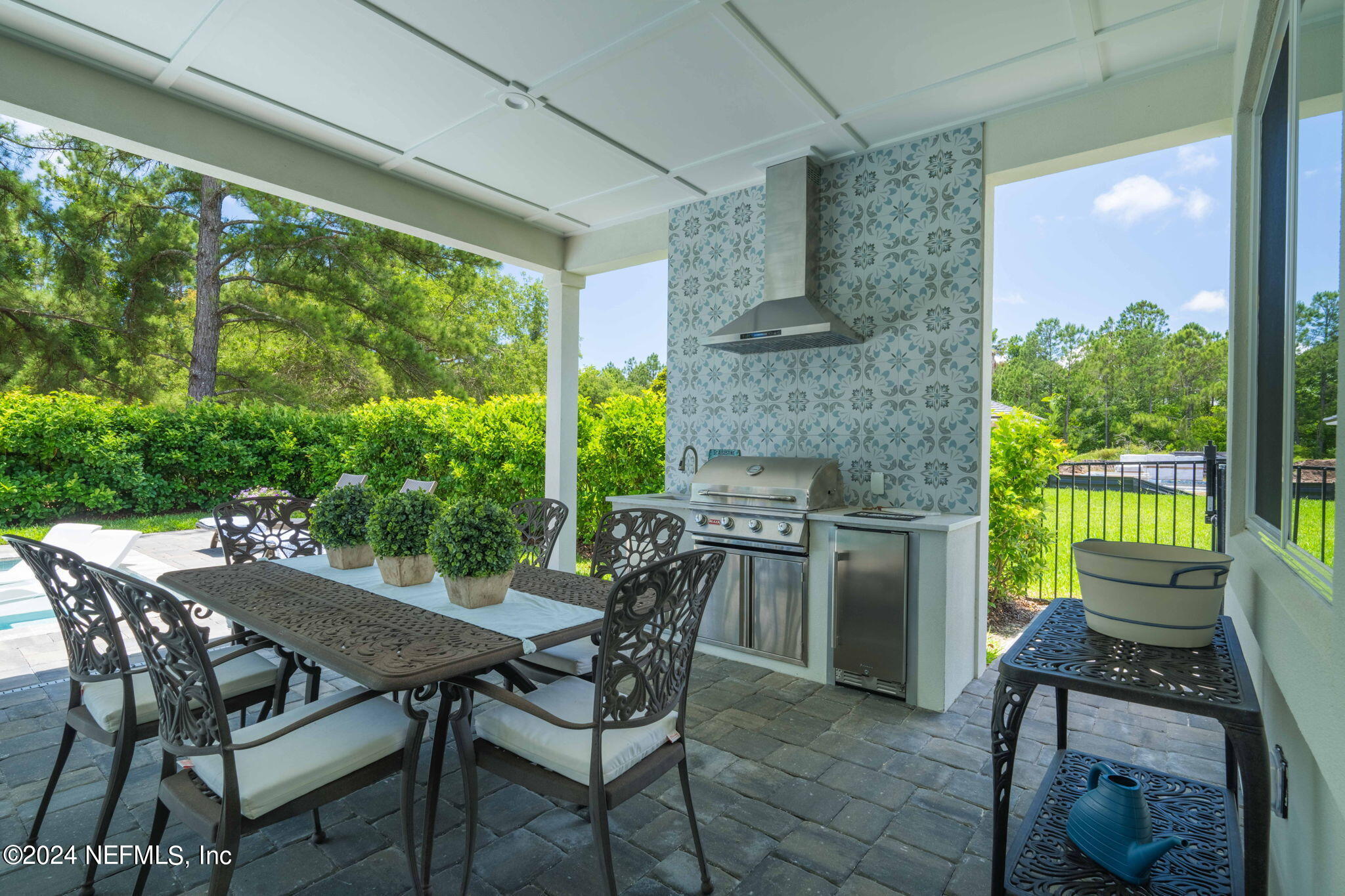 401 LACOSTA VILLA Court