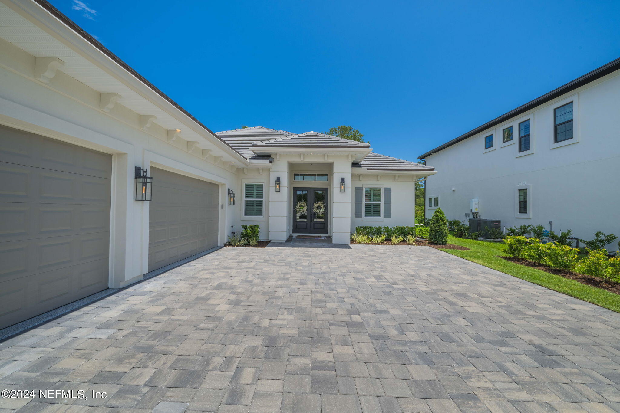 401 LACOSTA VILLA Court