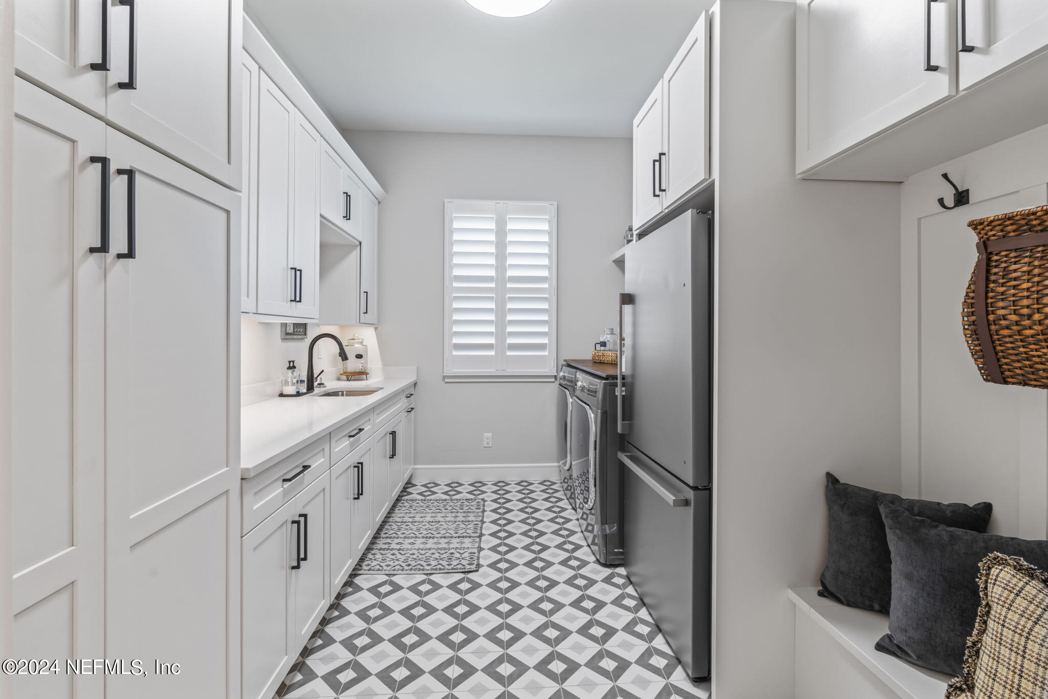 401 LACOSTA VILLA Court