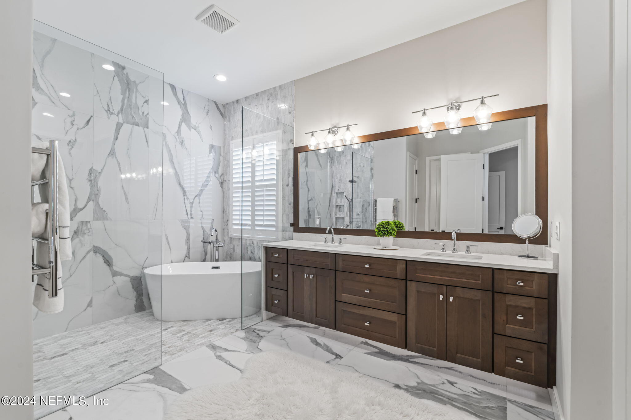 401 LACOSTA VILLA Court