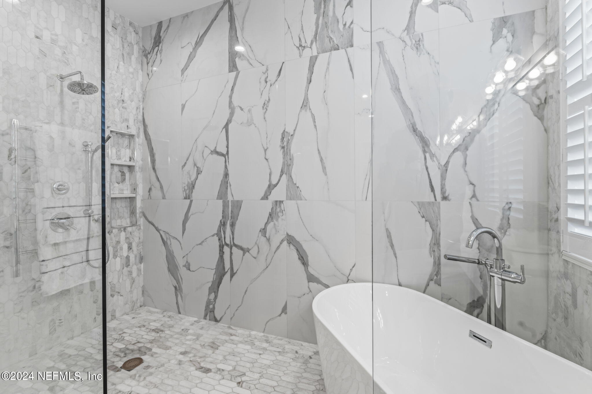 401 LACOSTA VILLA Court