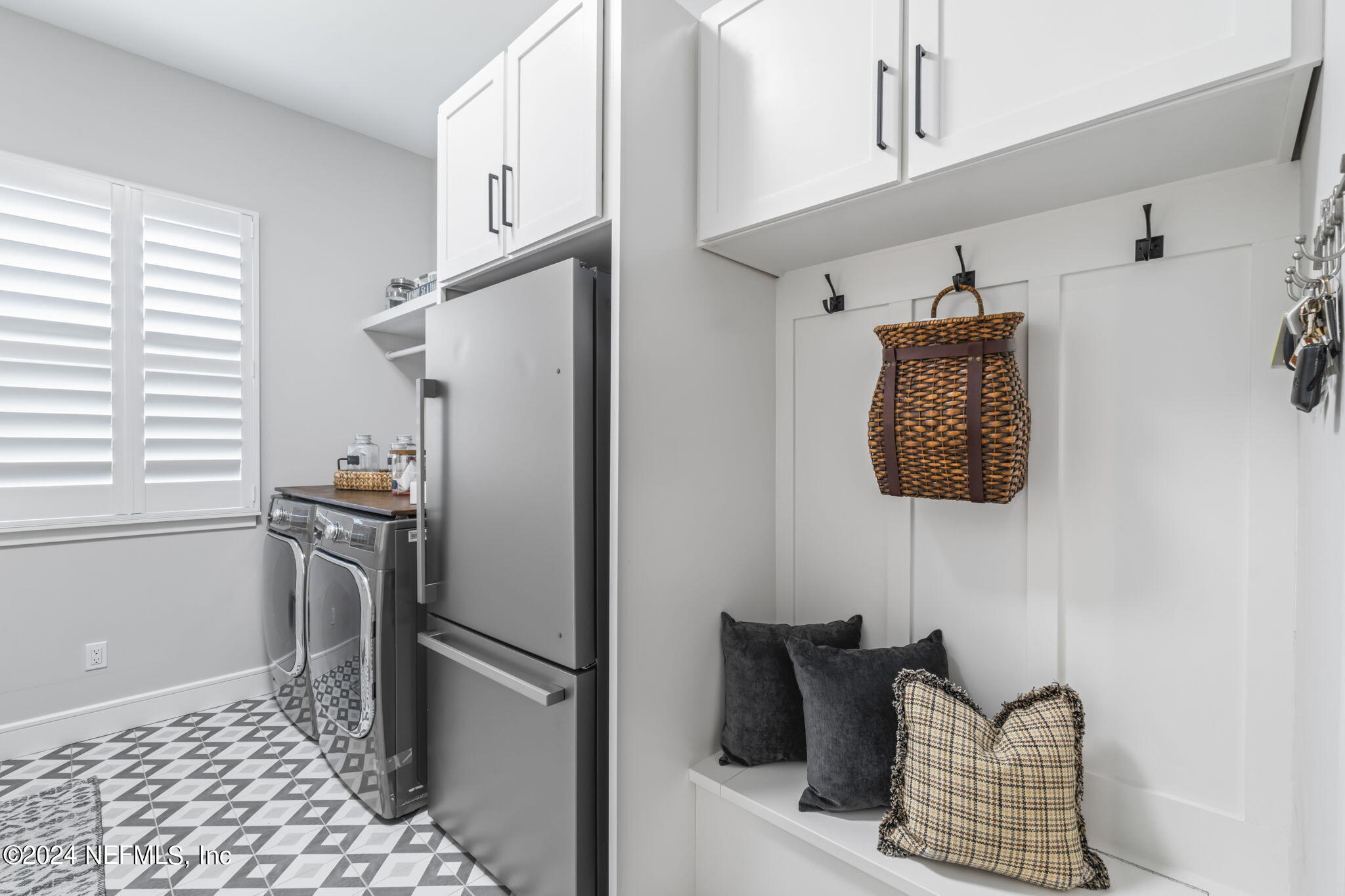 401 LACOSTA VILLA Court