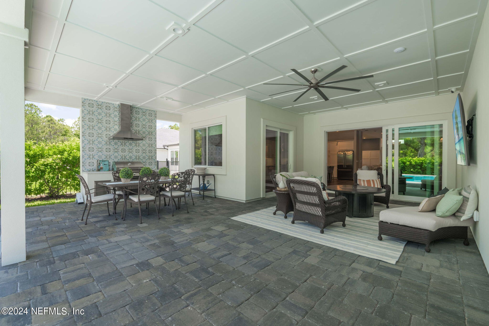 401 LACOSTA VILLA Court