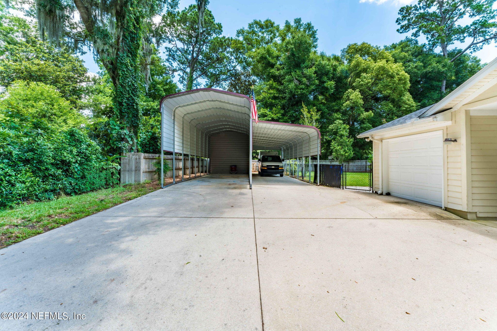 1743 PLAINFIELD Avenue