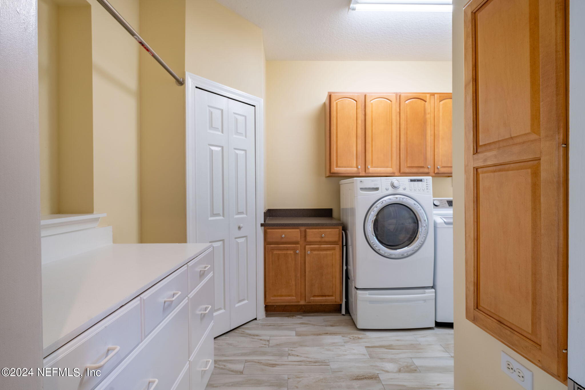 6737 HIDDEN CREEK Boulevard