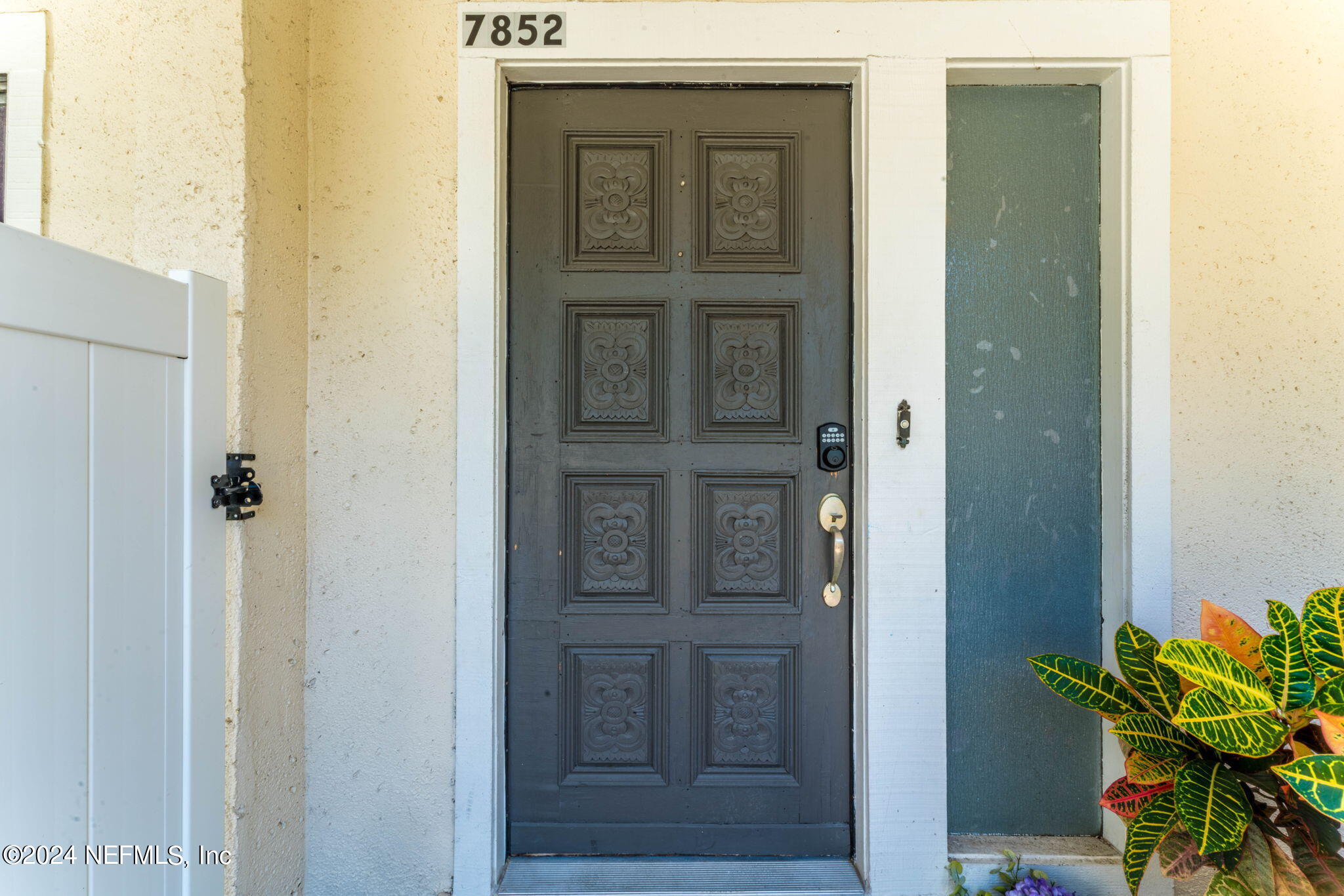 7852 PLAYA DEL REY Court, 7852