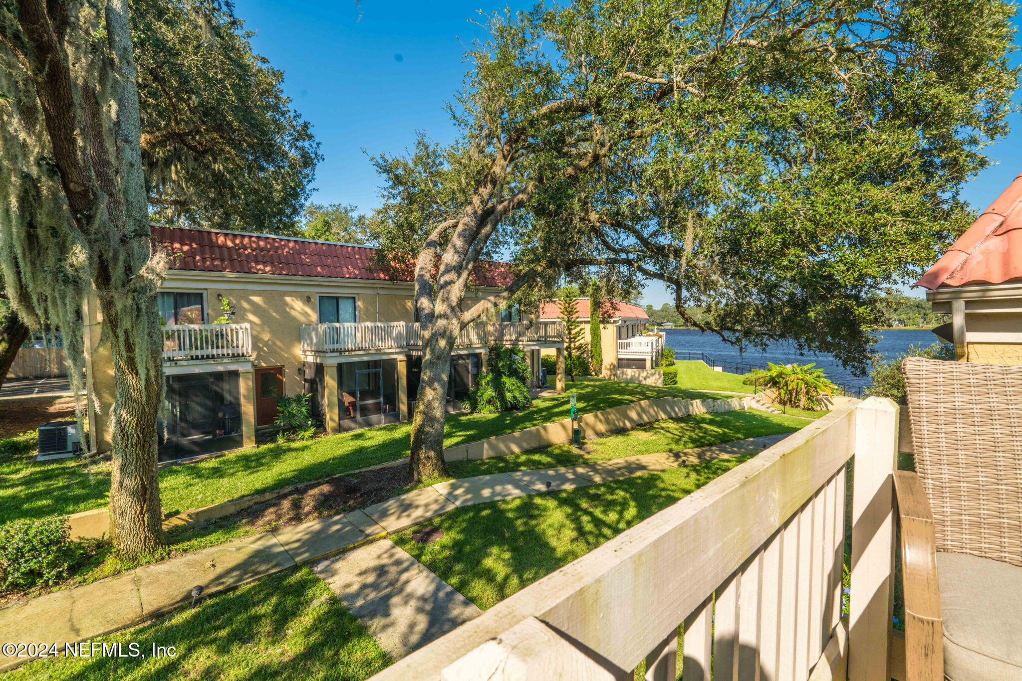 5811 ATLANTIC Boulevard, 117