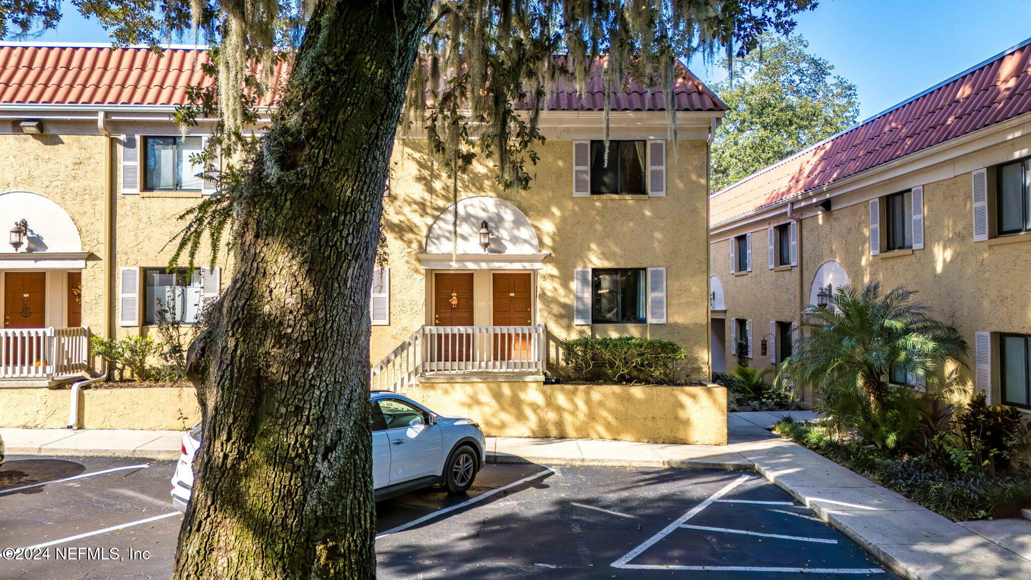 5811 ATLANTIC Boulevard, 117