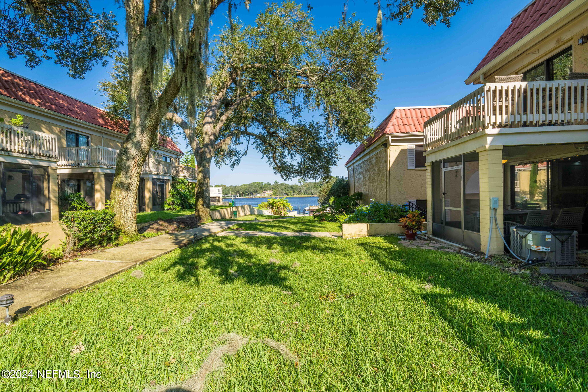 5811 ATLANTIC Boulevard, 117