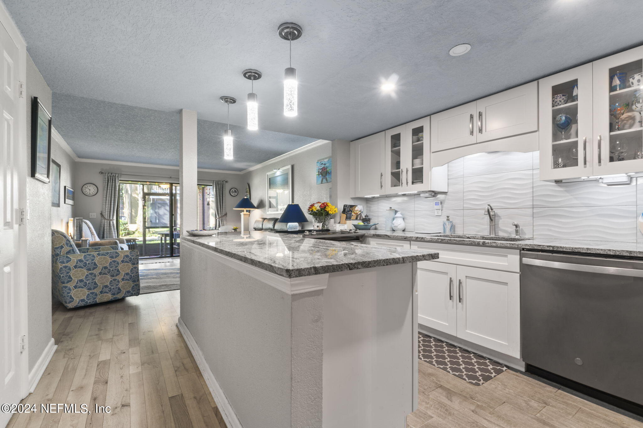 5811 ATLANTIC Boulevard, 117