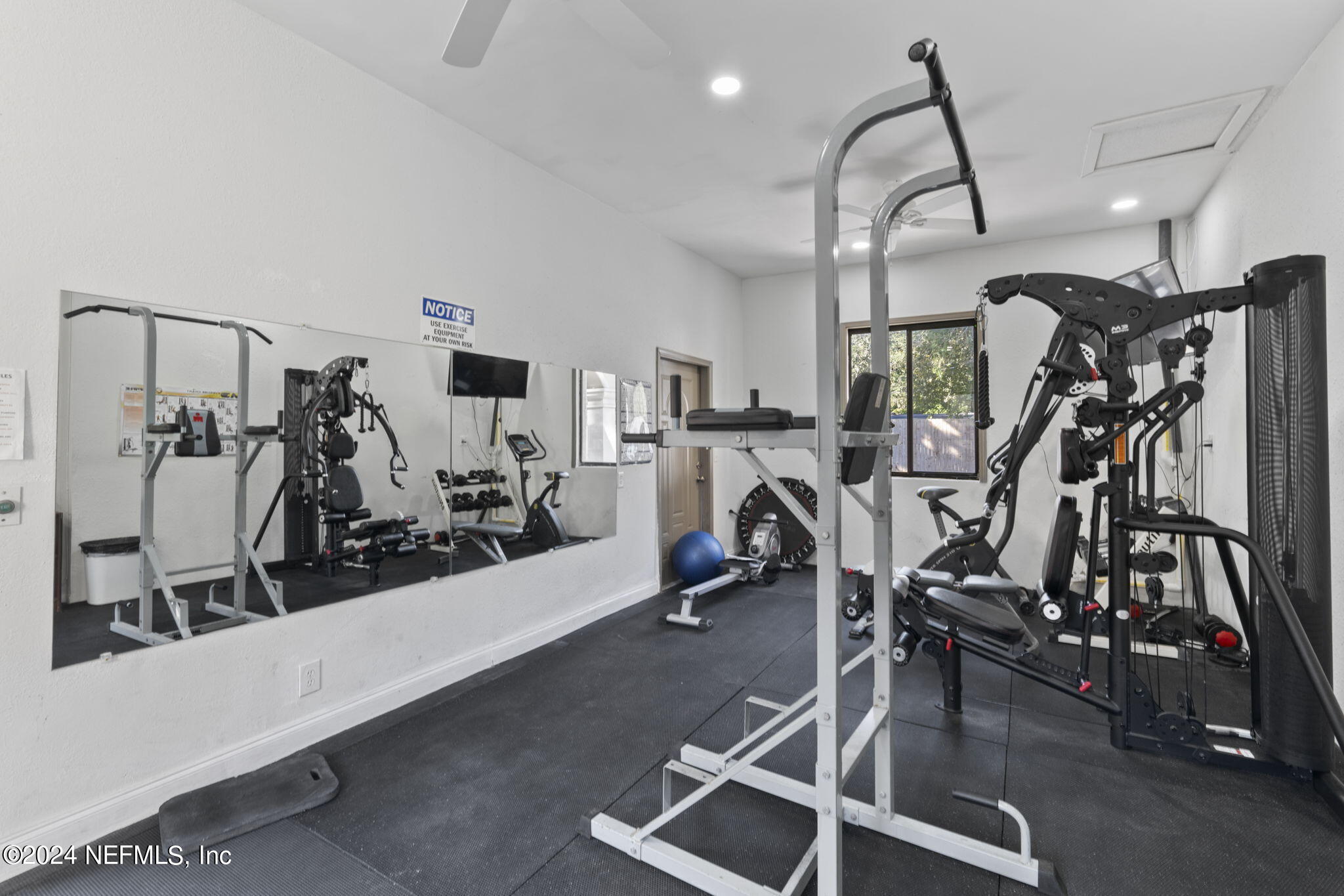 5811 ATLANTIC Boulevard, 117