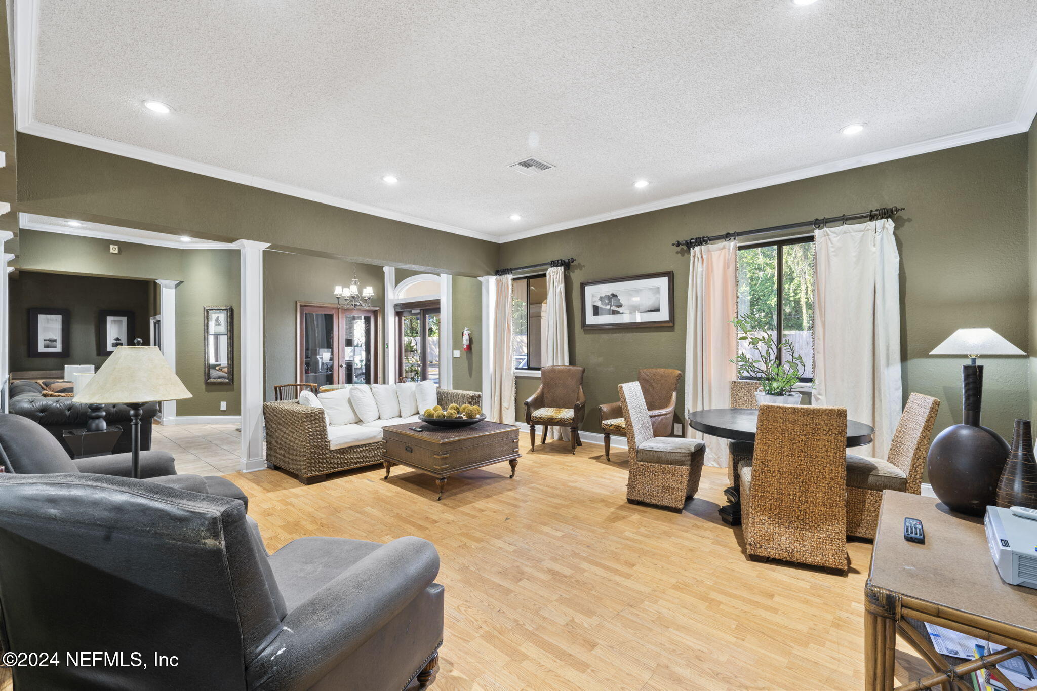 5811 ATLANTIC Boulevard, 117