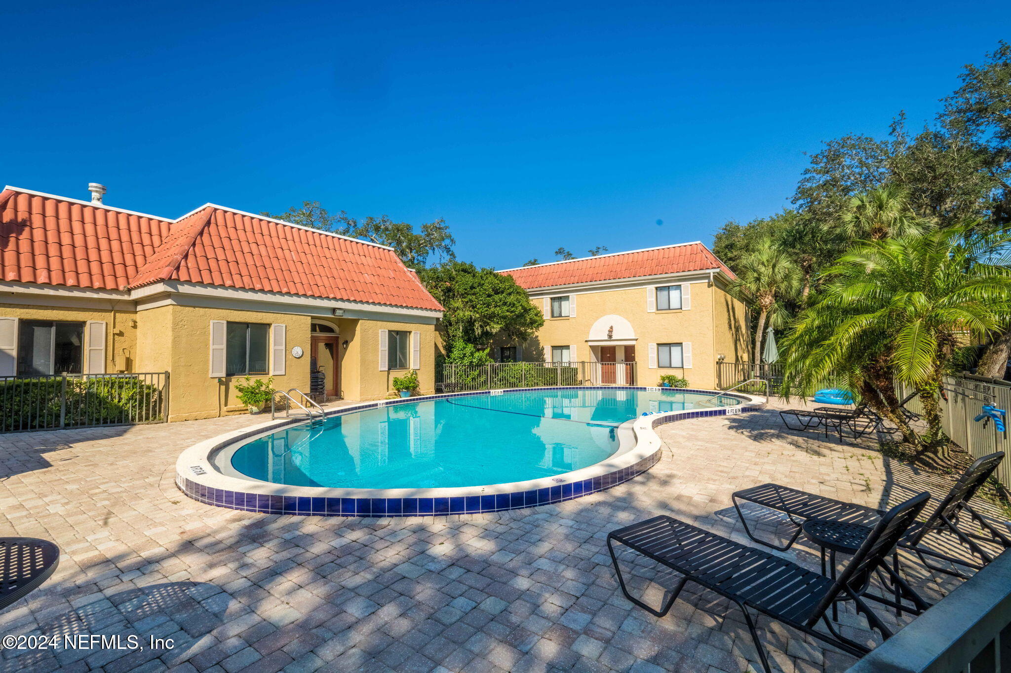 5811 ATLANTIC Boulevard, 117