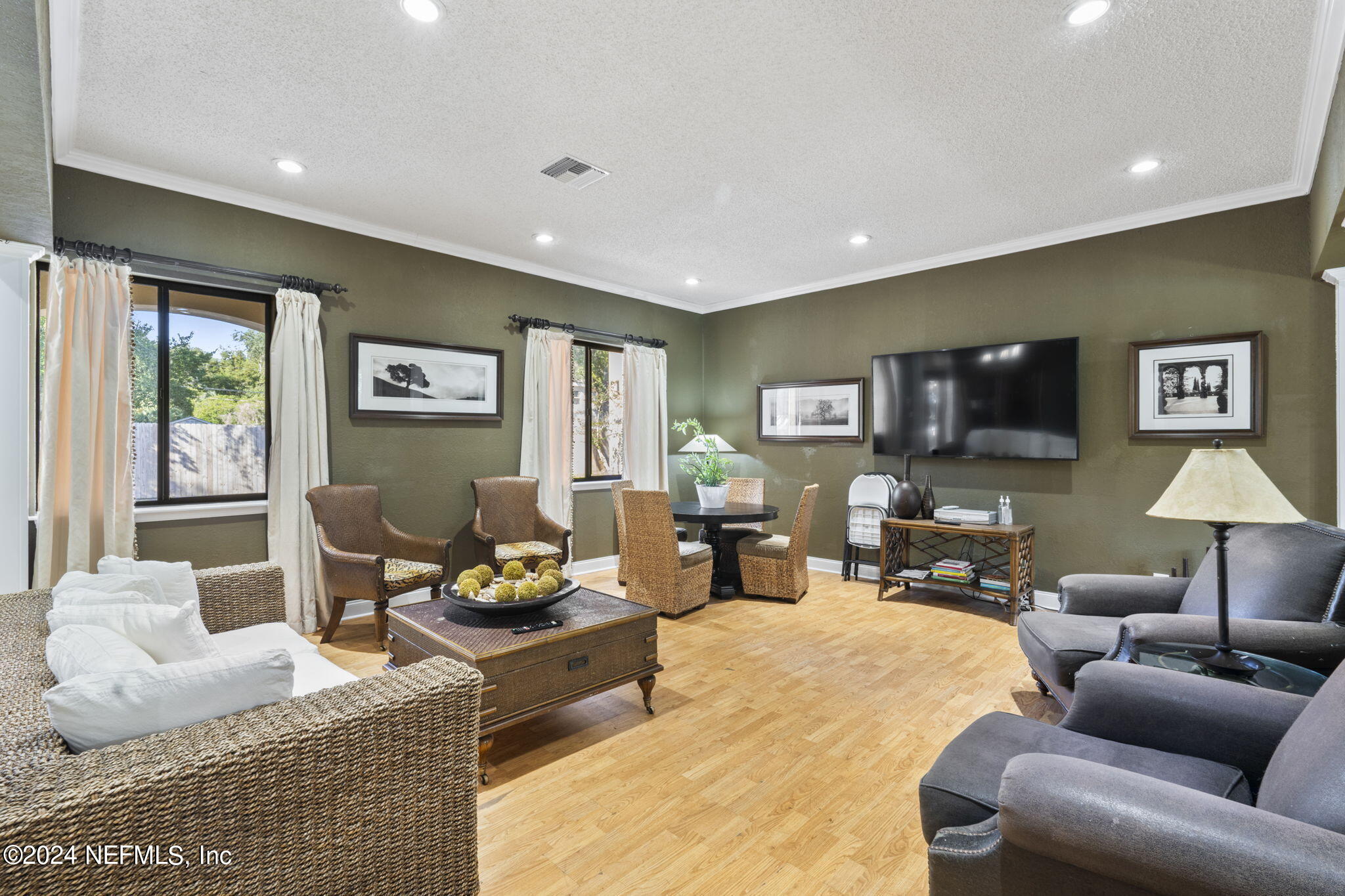 5811 ATLANTIC Boulevard, 117