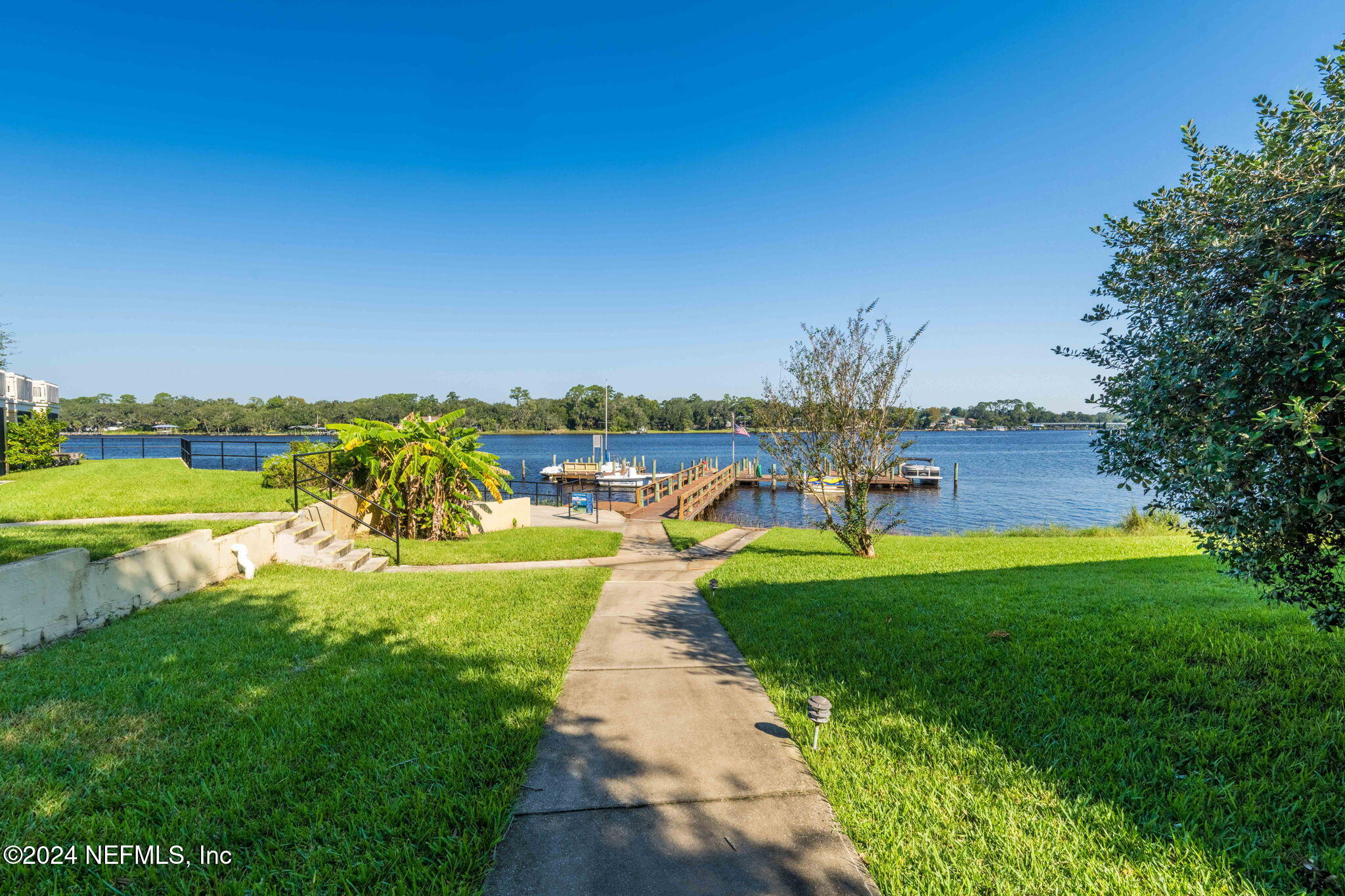 5811 ATLANTIC Boulevard, 117