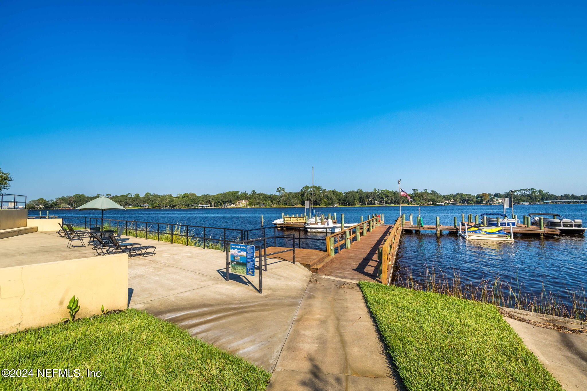 5811 ATLANTIC Boulevard, 117