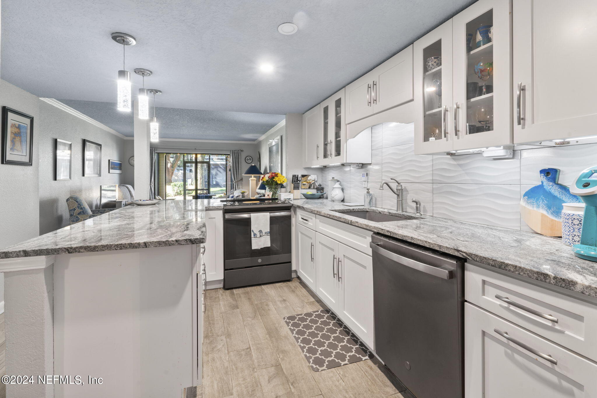 5811 ATLANTIC Boulevard, 117