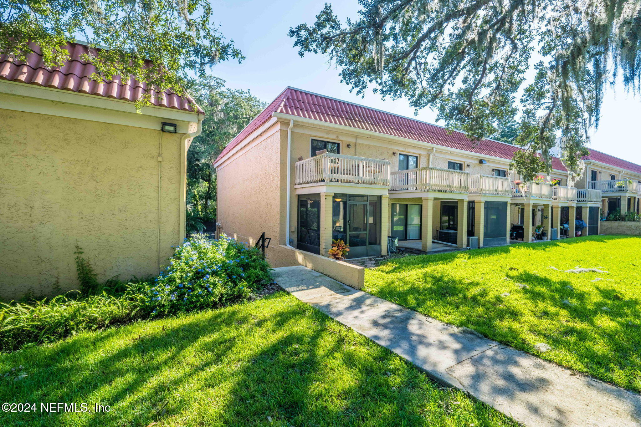 5811 ATLANTIC Boulevard, 117