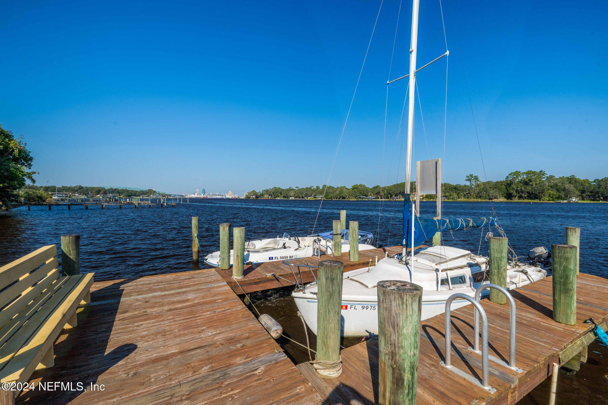 5811 ATLANTIC Boulevard, 117