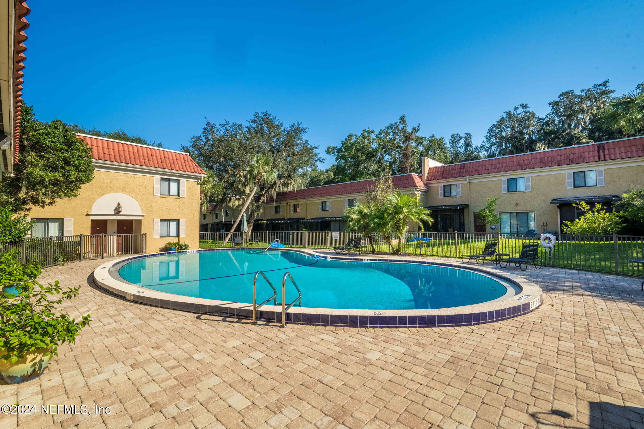 5811 ATLANTIC Boulevard, 117