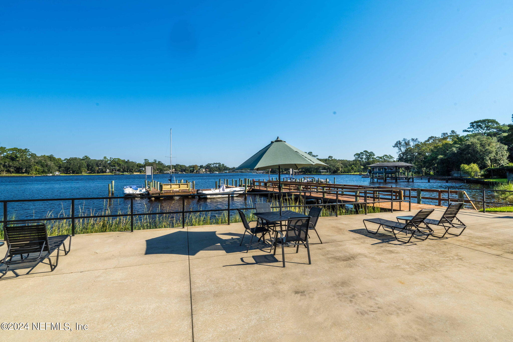 5811 ATLANTIC Boulevard, 117