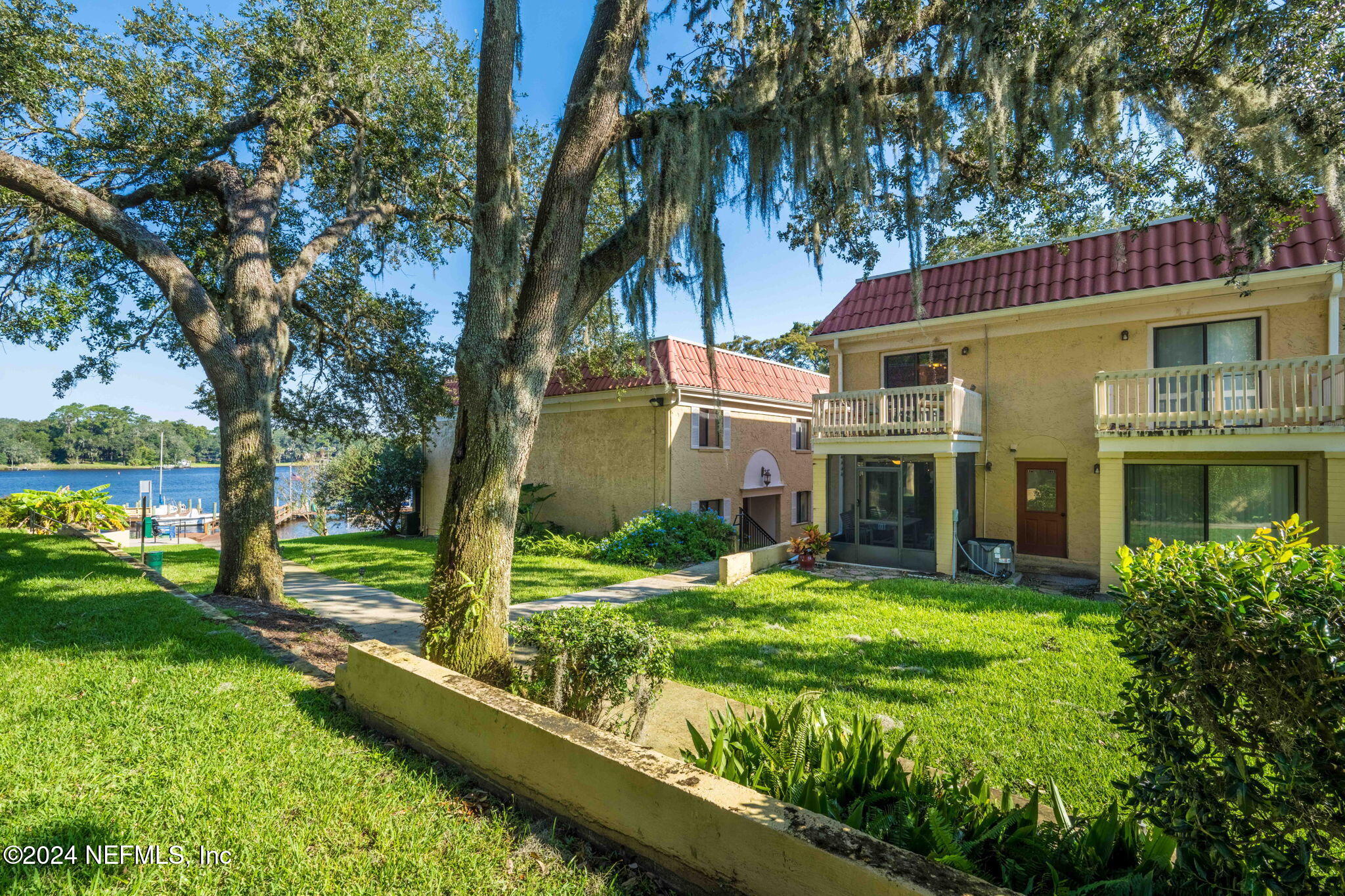 5811 ATLANTIC Boulevard, 117