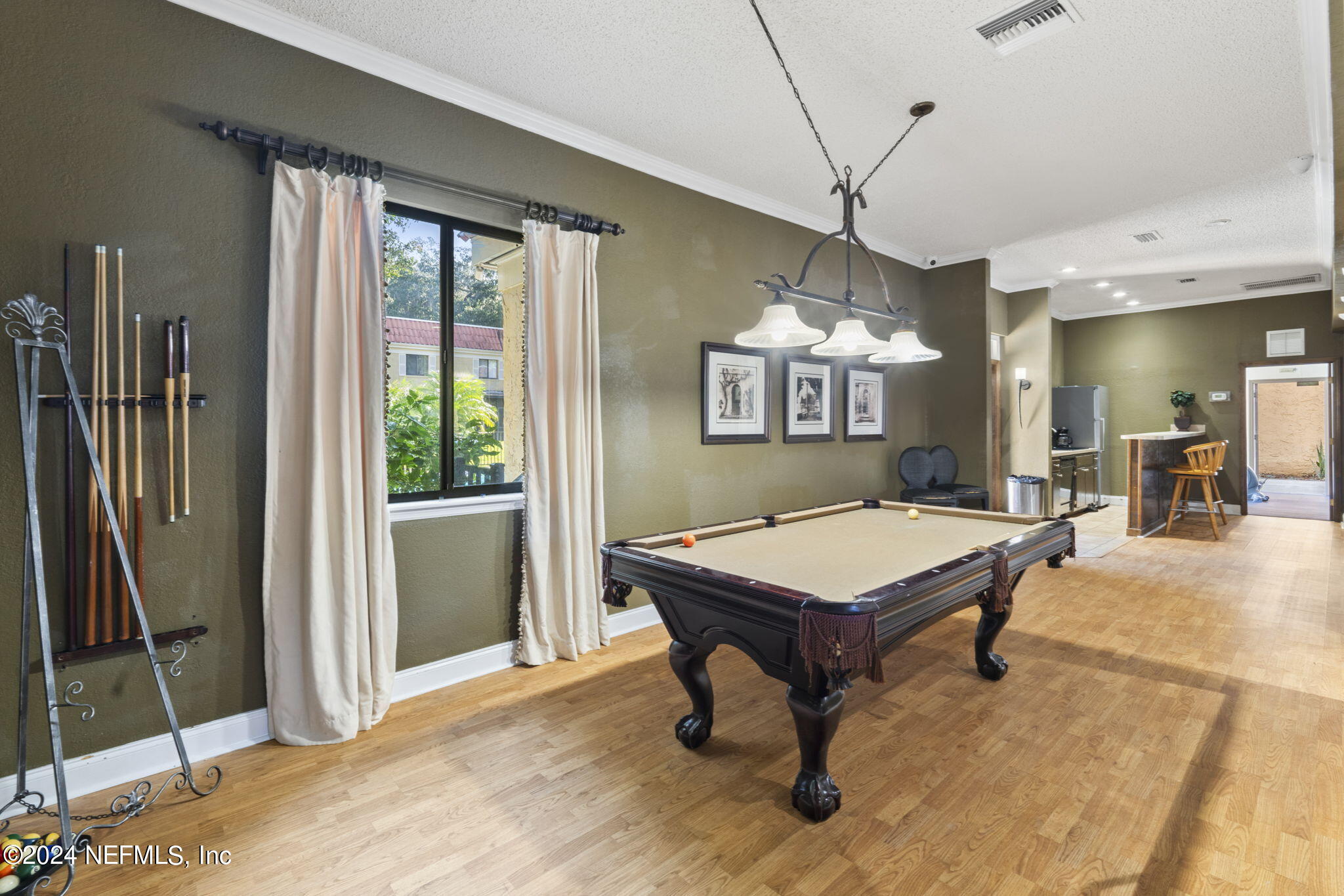 5811 ATLANTIC Boulevard, 117