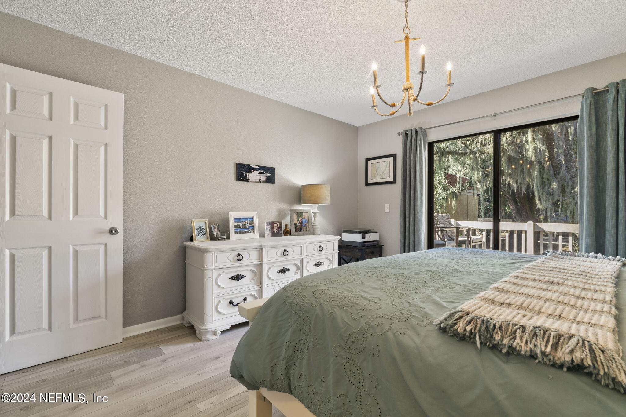 5811 ATLANTIC Boulevard, 117