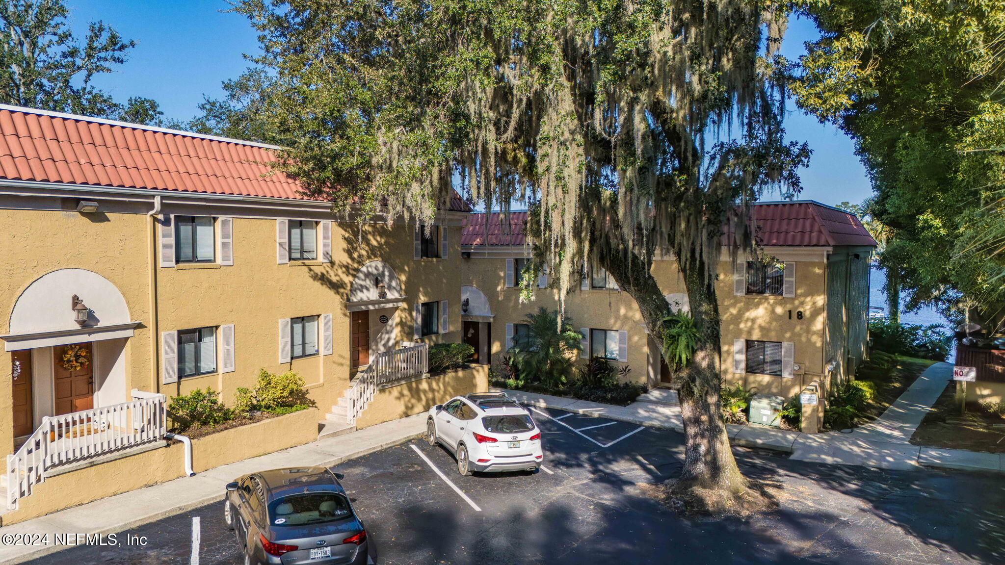 5811 ATLANTIC Boulevard, 117