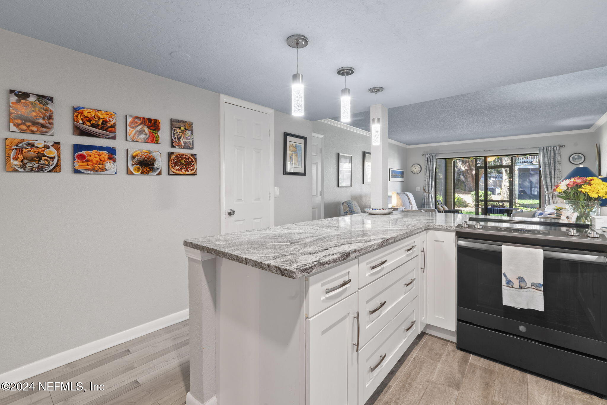 5811 ATLANTIC Boulevard, 117