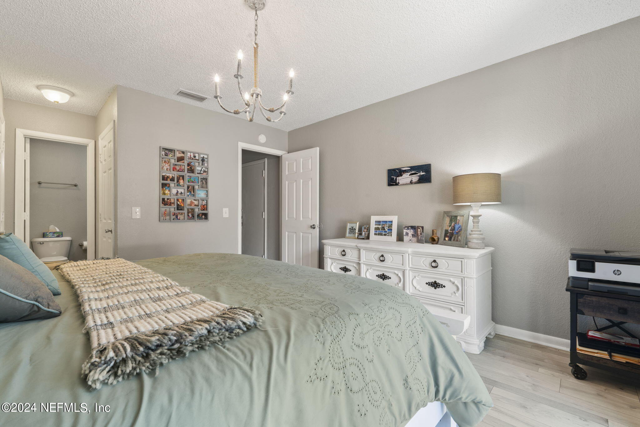 5811 ATLANTIC Boulevard, 117