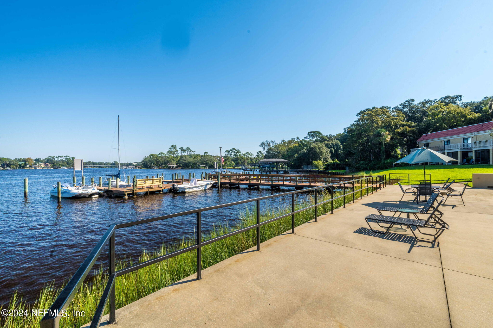 5811 ATLANTIC Boulevard, 117