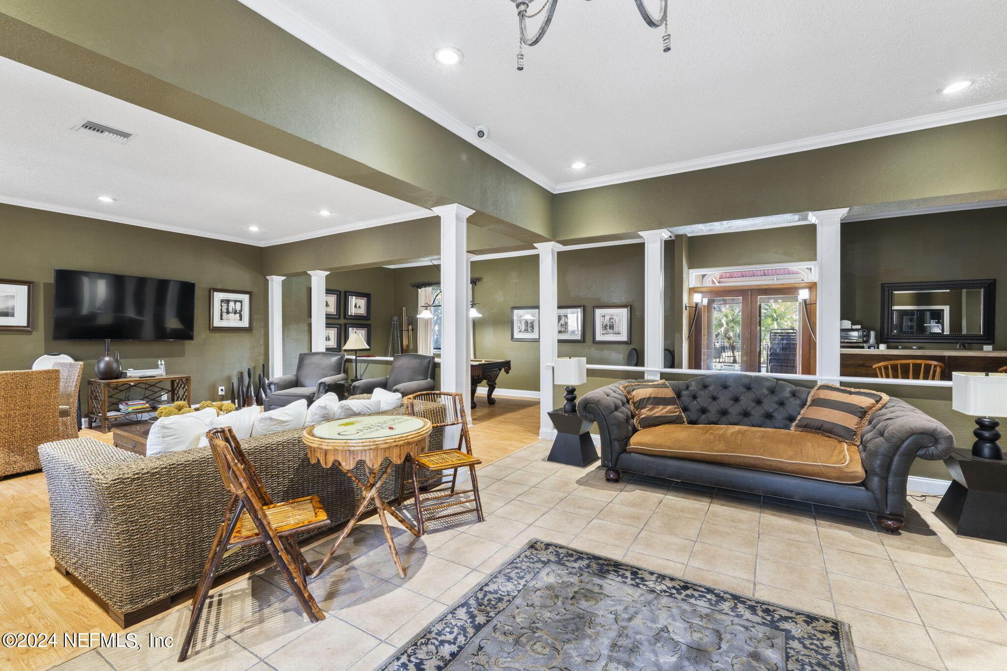 5811 ATLANTIC Boulevard, 117