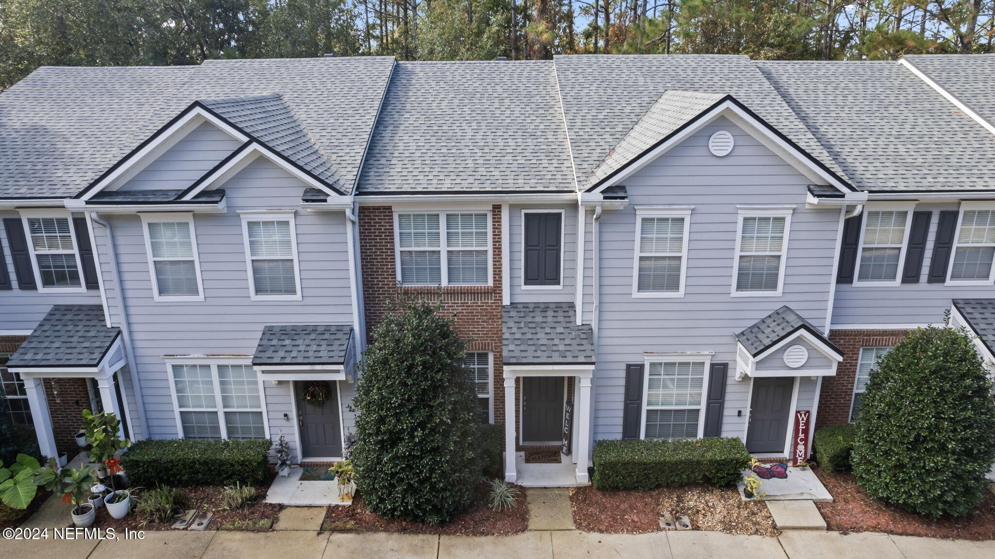 3530 SUMMERLIN Lane N