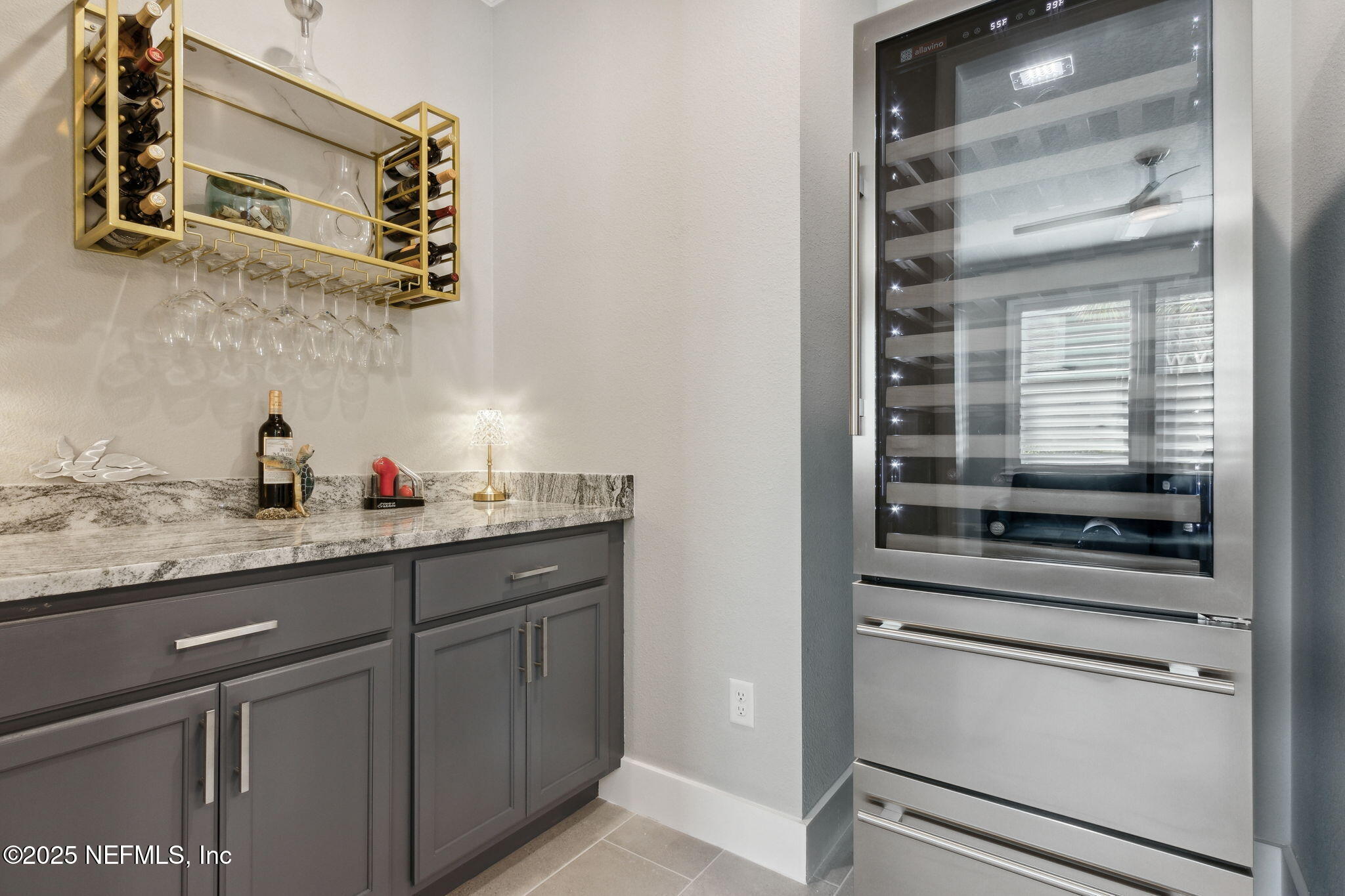 85377 FALL RIVER Parkway